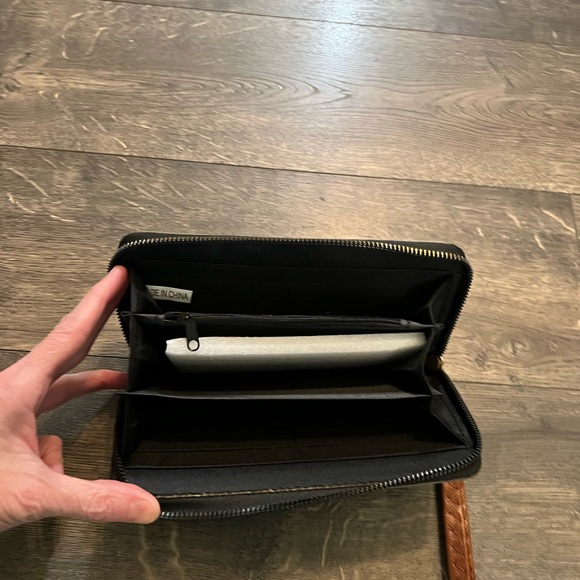 Aeropostale Wallet W/ Wristlet Strap NWOT - Picture 4 of 4